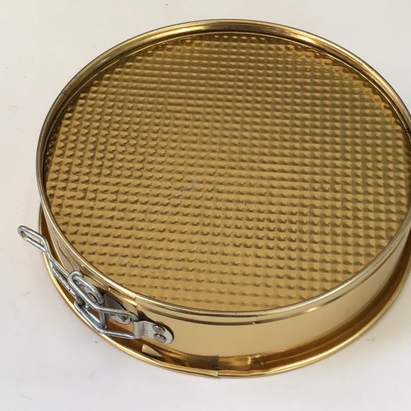 Gold Tone 9” Round Springform Cheesecake Cake Baking Pan - Picture 2 of 13